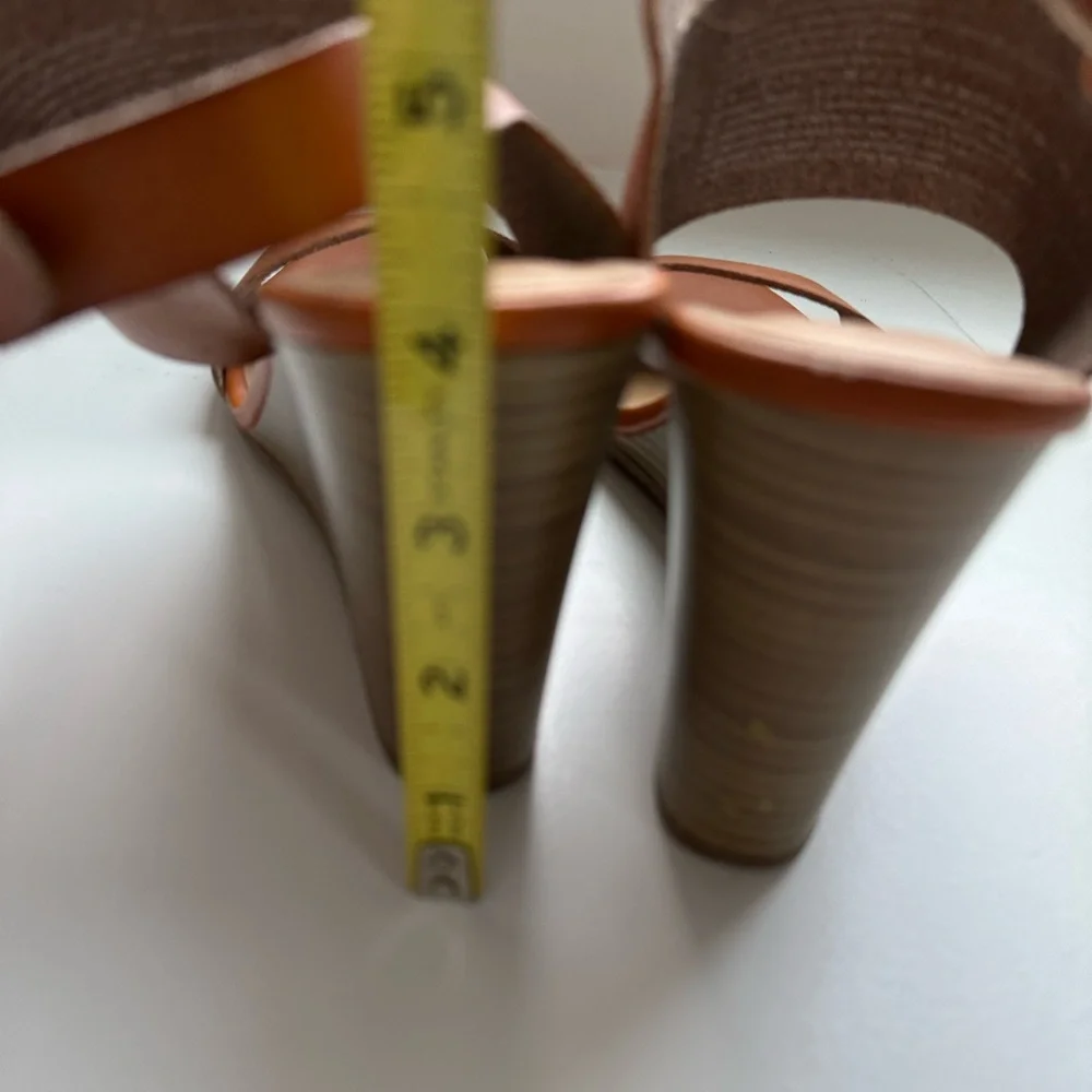 Old Navy brown wedge strappy sandals shoes. 10M - Picture 5 of 7